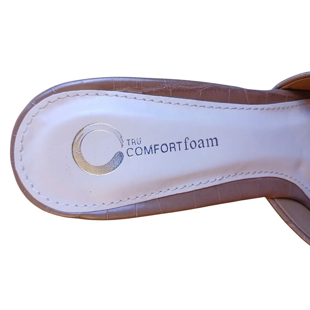 Journee Collection Tan Croc Embossed Wedge Slide Sandals Square Toe Size 8